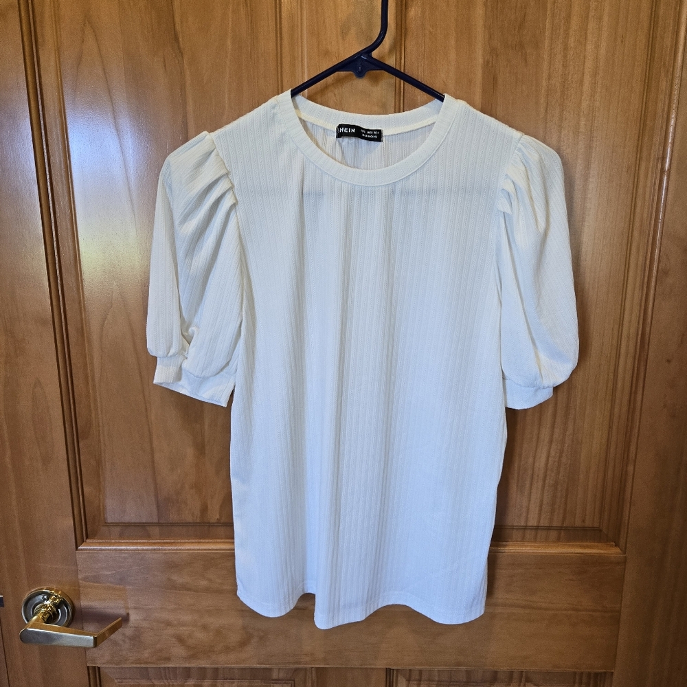 Short sleeve dressy top